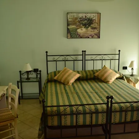El Garbin Oda ve Kahvaltı Savigliano