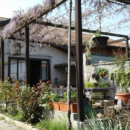 El Garbin Oda ve Kahvaltı Savigliano